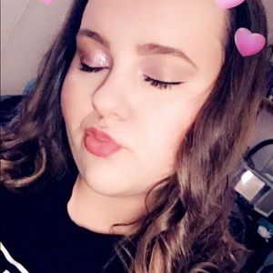 Meet your Posher, Madeline